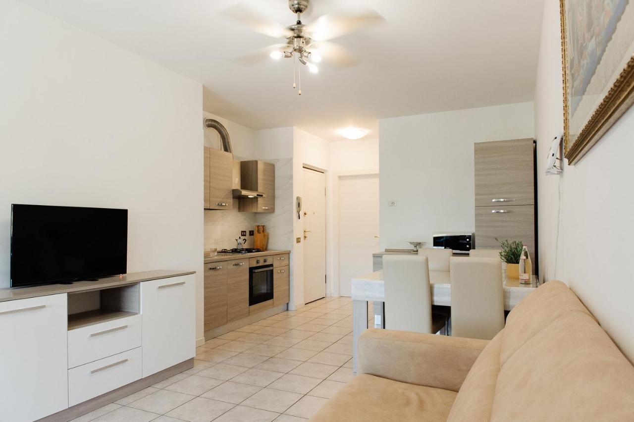 Appartamento Afrodite Desenzano del Garda Exterior photo